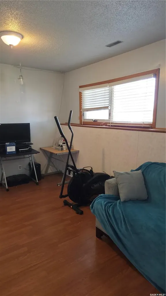 1107 Lillooet Street W Moose Jaw SK S6H 5A2
