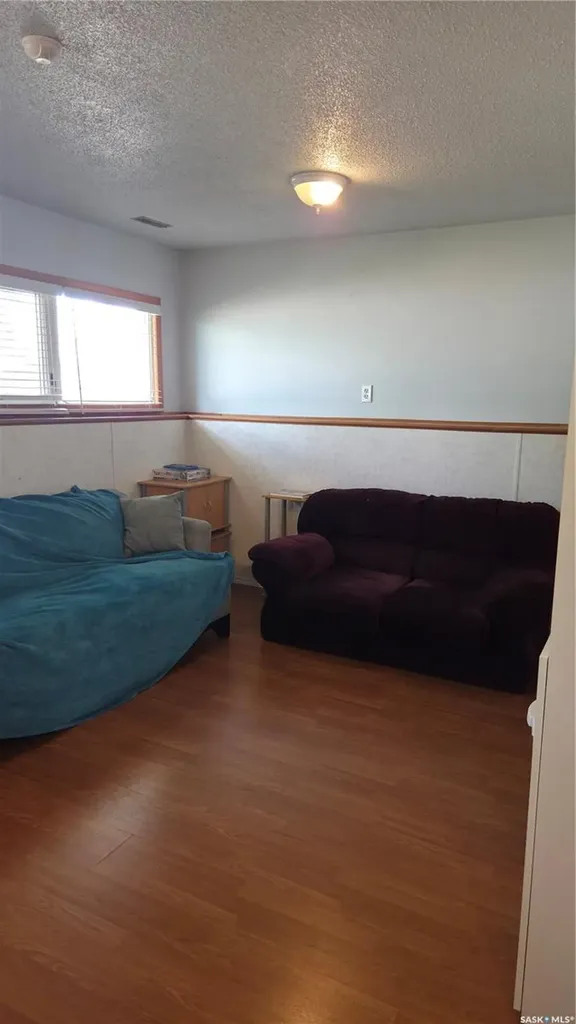 1107 Lillooet Street W Moose Jaw SK S6H 5A2