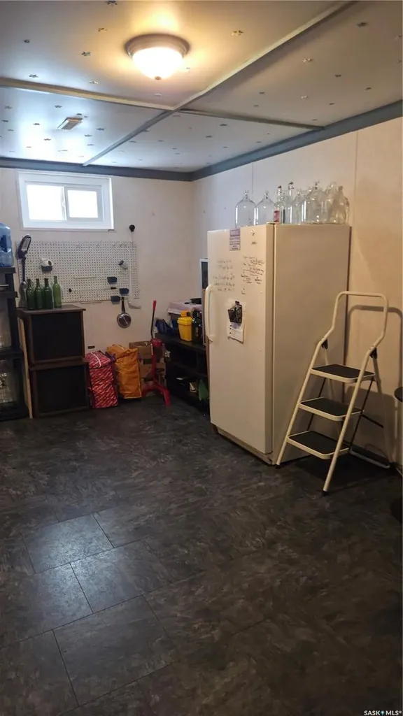 1107 Lillooet Street W Moose Jaw SK S6H 5A2