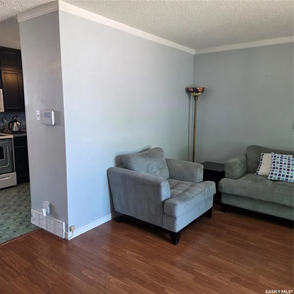 1107 Lillooet Street W Moose Jaw SK S6H 5A2