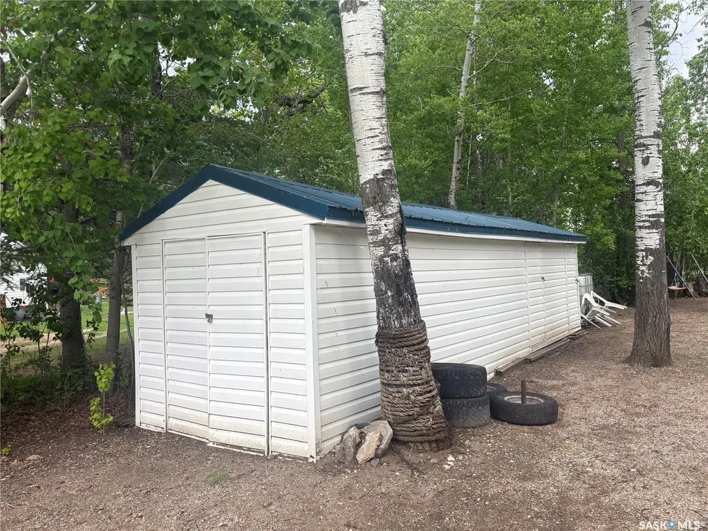 8 Hunter Bay Fishing Lake SK S0A 4J0