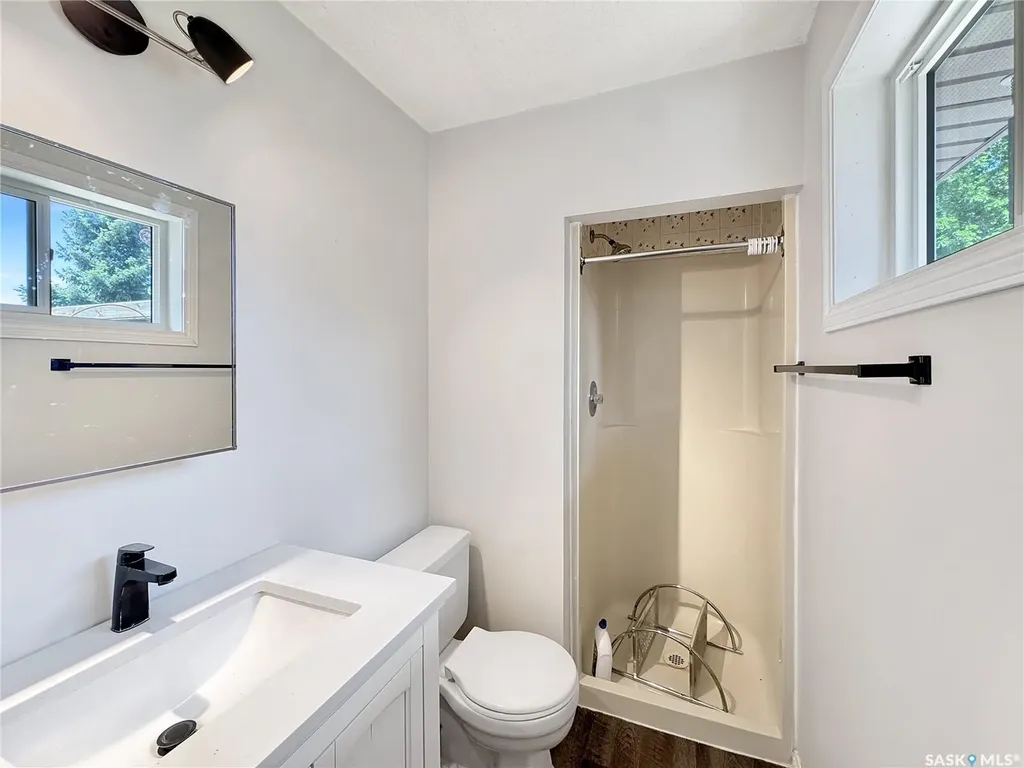 2472 Ross Crescent North Battleford SK S9A 3R3