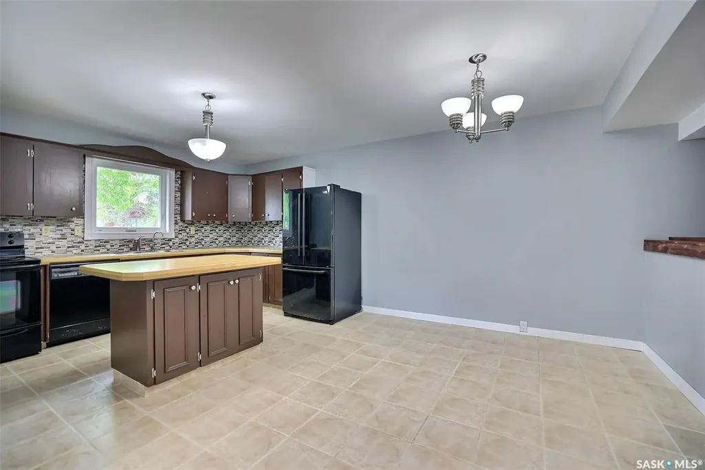 6402 Dalgliesh Drive Regina SK S4X 2R2