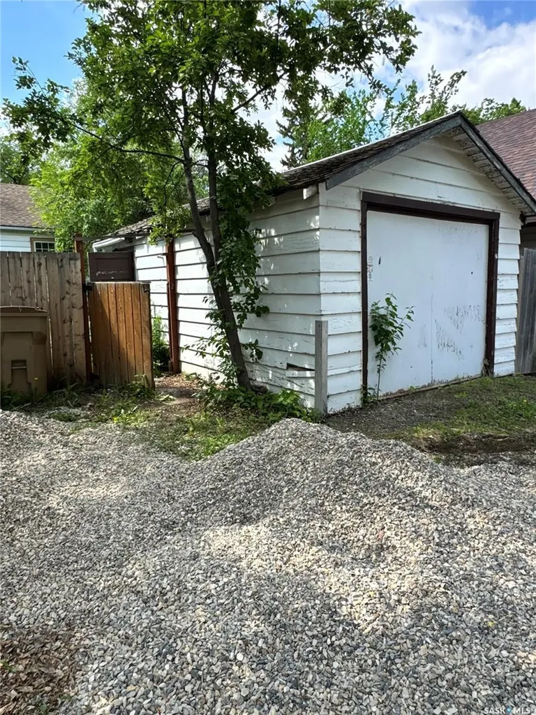 712 Broadway Avenue Regina SK S4N 1C3