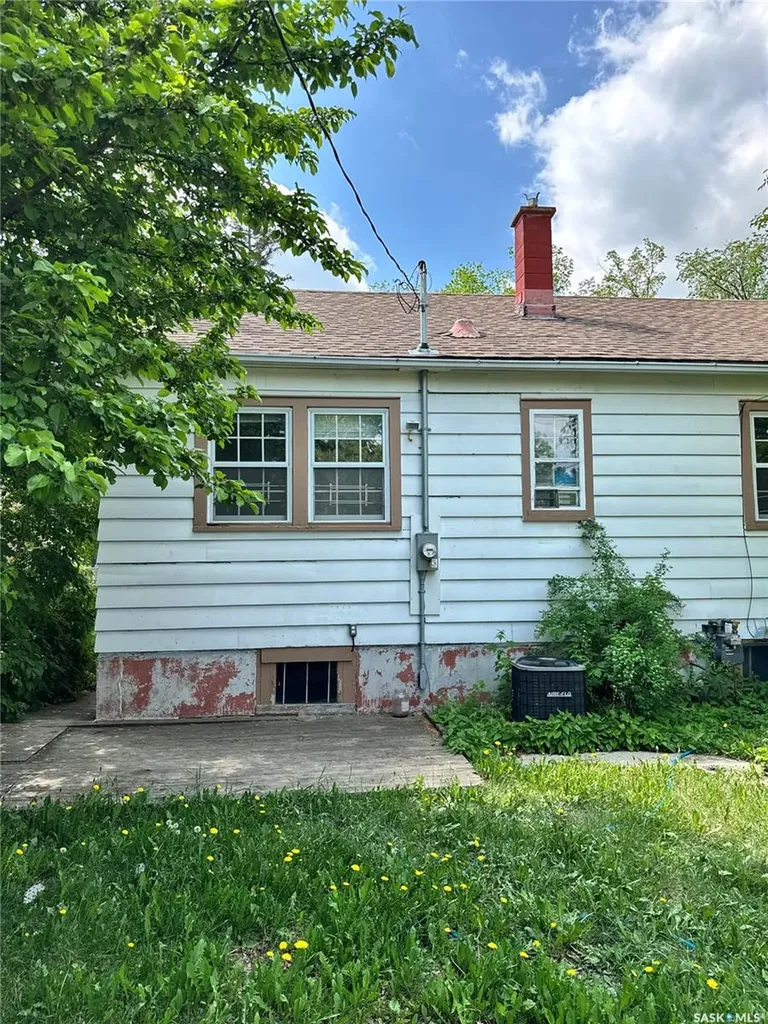 712 Broadway Avenue Regina SK S4N 1C3