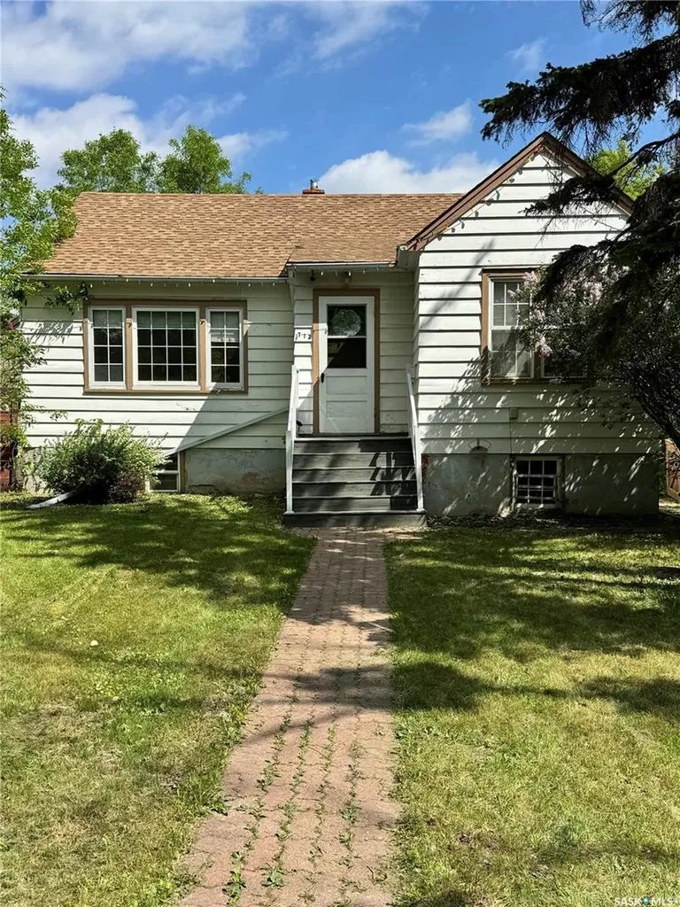 712 Broadway Avenue Regina SK S4N 1C3