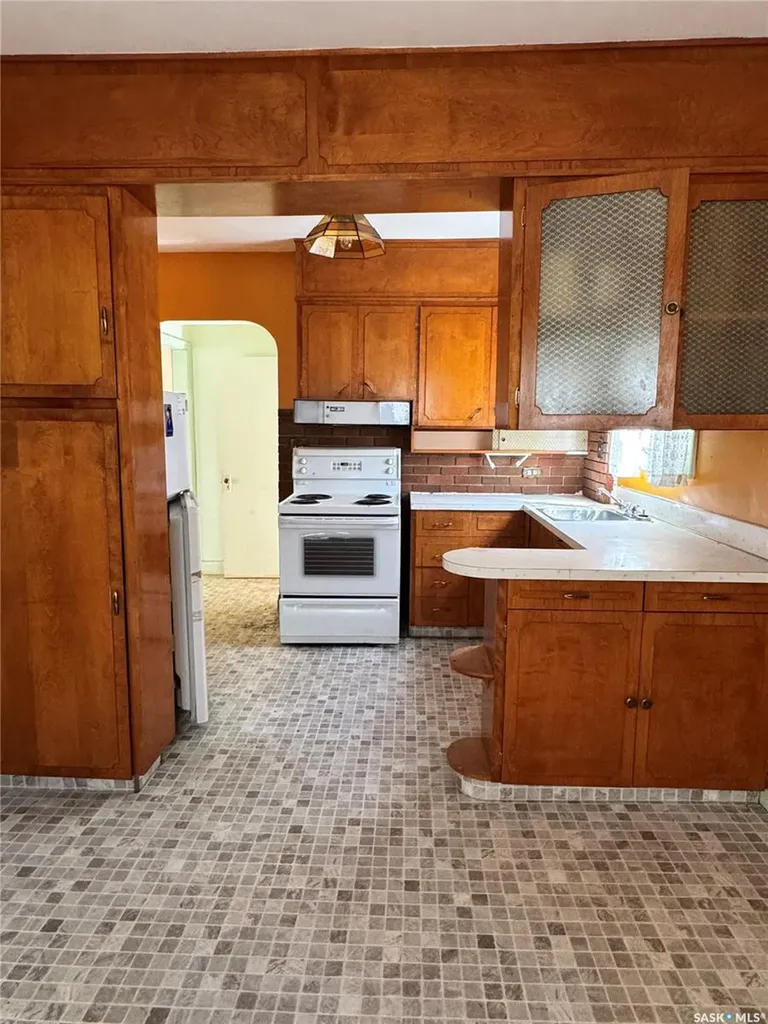 712 Broadway Avenue Regina SK S4N 1C3