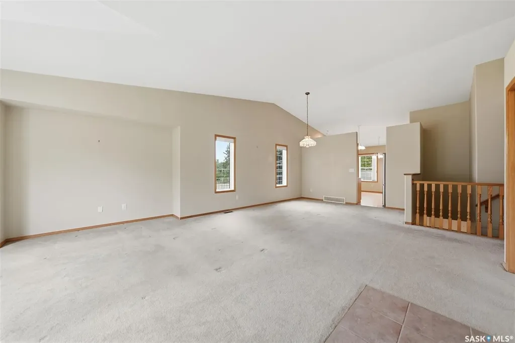 927 Heritage View Saskatoon SK S7H 5S2