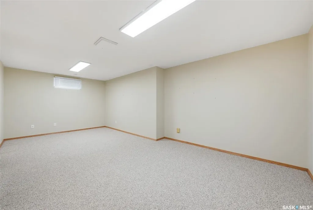 927 Heritage View Saskatoon SK S7H 5S2