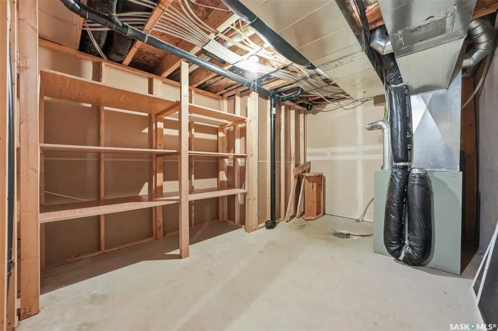 927 Heritage View Saskatoon SK S7H 5S2