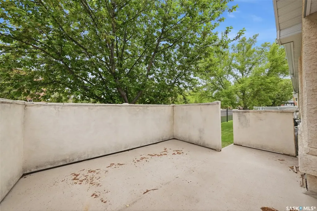 927 Heritage View Saskatoon SK S7H 5S2
