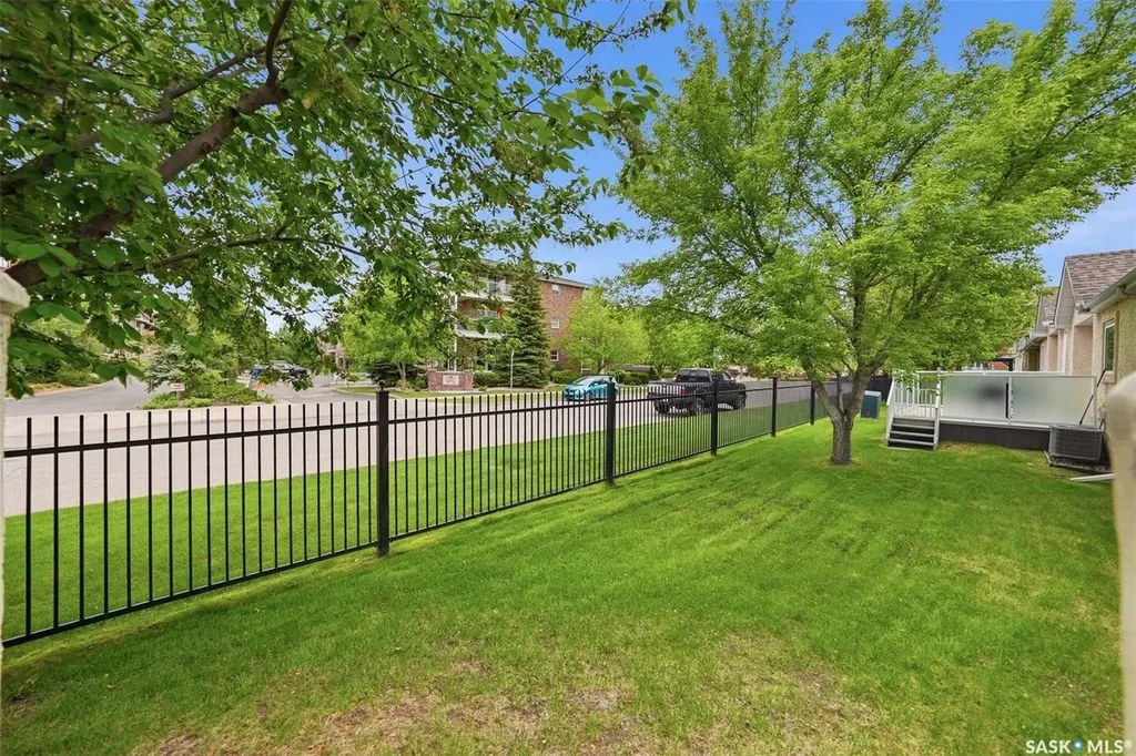 927 Heritage View Saskatoon SK S7H 5S2