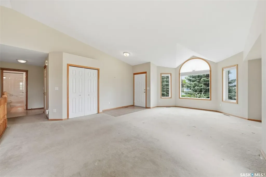 927 Heritage View Saskatoon SK S7H 5S2
