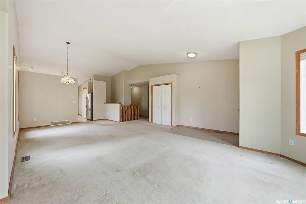 927 Heritage View Saskatoon SK S7H 5S2