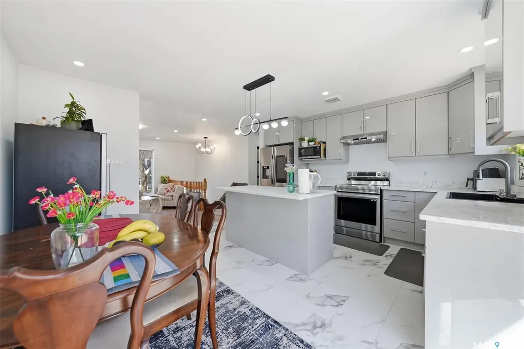 408 L Avenue N Saskatoon SK S7L 2P7