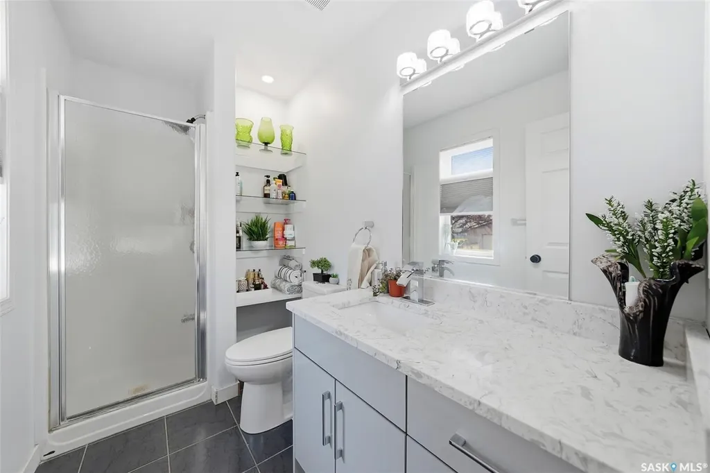 408 L Avenue N Saskatoon SK S7L 2P7