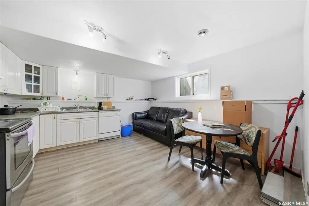 408 L Avenue N Saskatoon SK S7L 2P7