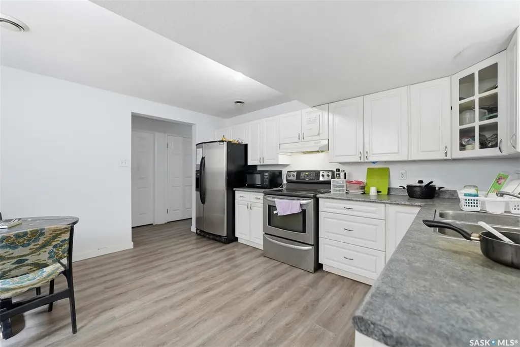 408 L Avenue N Saskatoon SK S7L 2P7