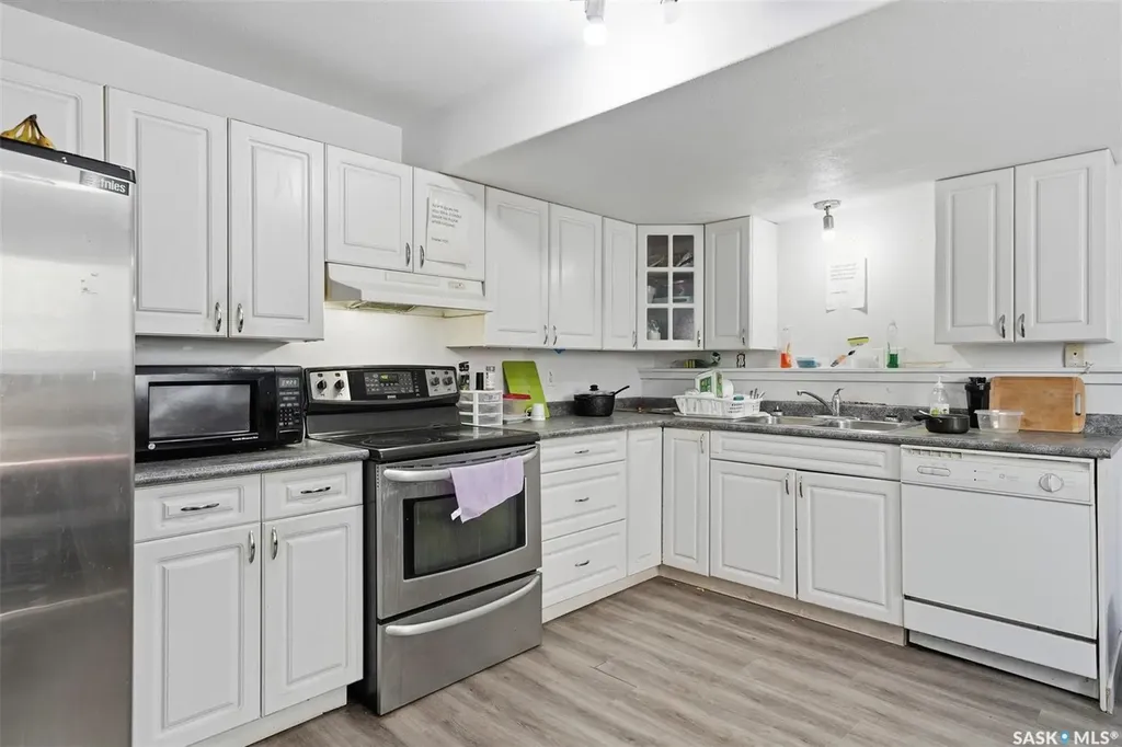 408 L Avenue N Saskatoon SK S7L 2P7