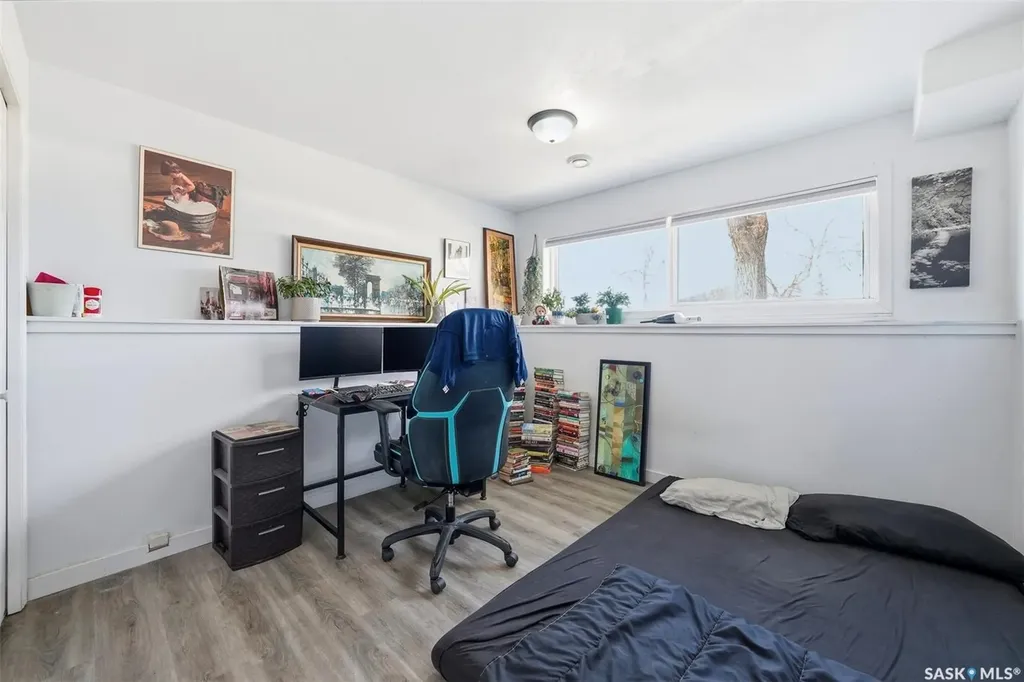 408 L Avenue N Saskatoon SK S7L 2P7