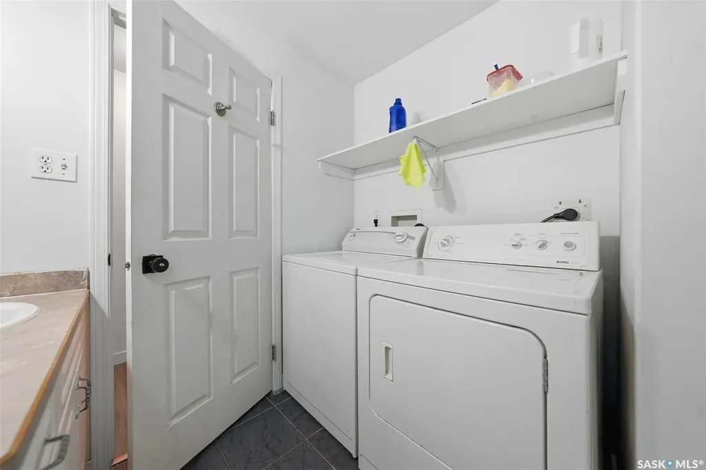 408 L Avenue N Saskatoon SK S7L 2P7