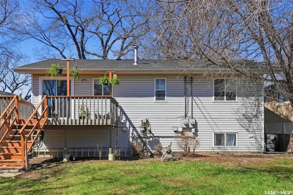 408 L Avenue N Saskatoon SK S7L 2P7