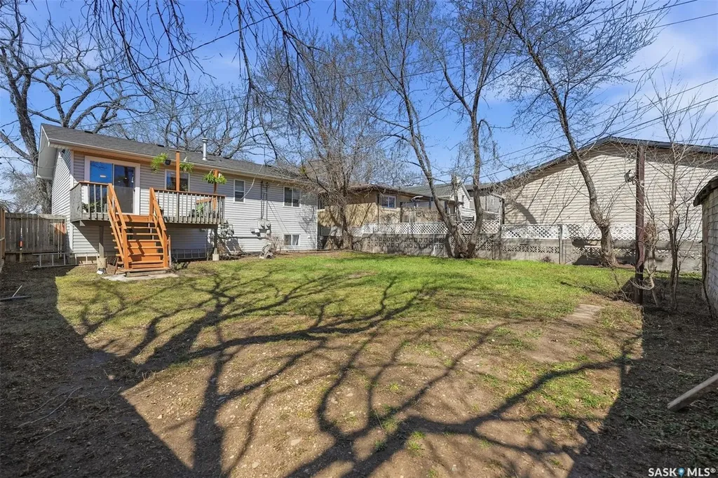 408 L Avenue N Saskatoon SK S7L 2P7
