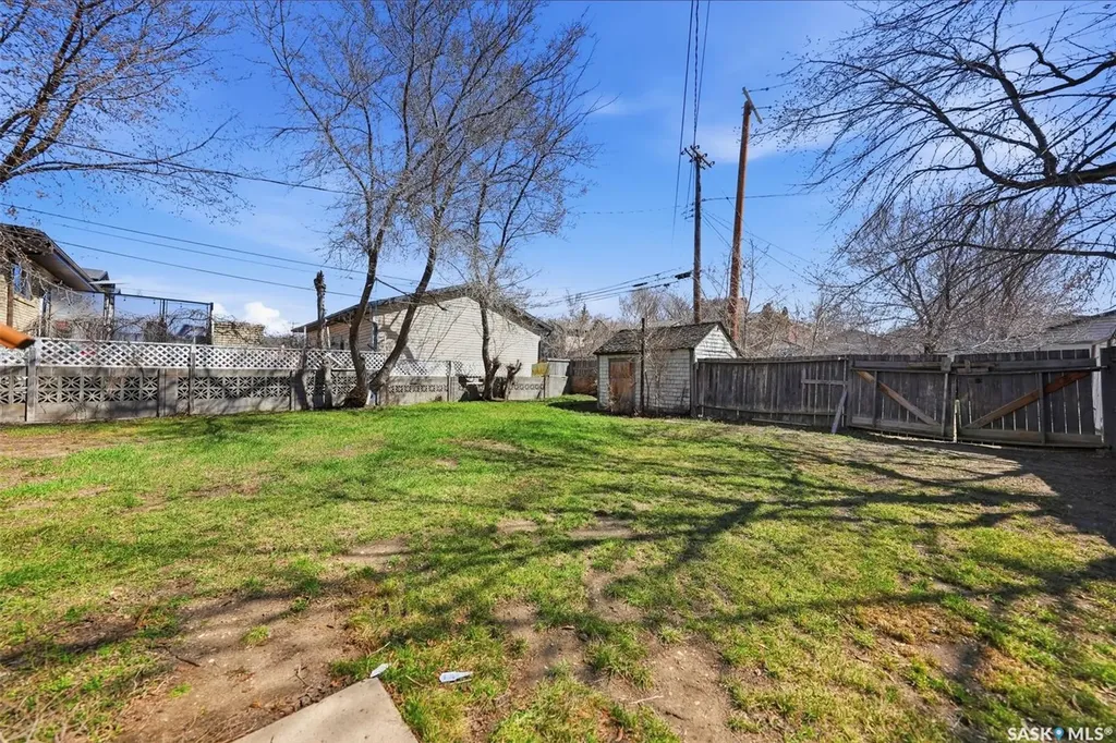 408 L Avenue N Saskatoon SK S7L 2P7