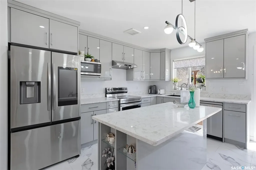 408 L Avenue N Saskatoon SK S7L 2P7