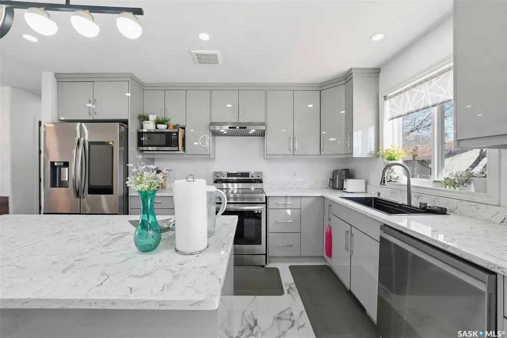 408 L Avenue N Saskatoon SK S7L 2P7
