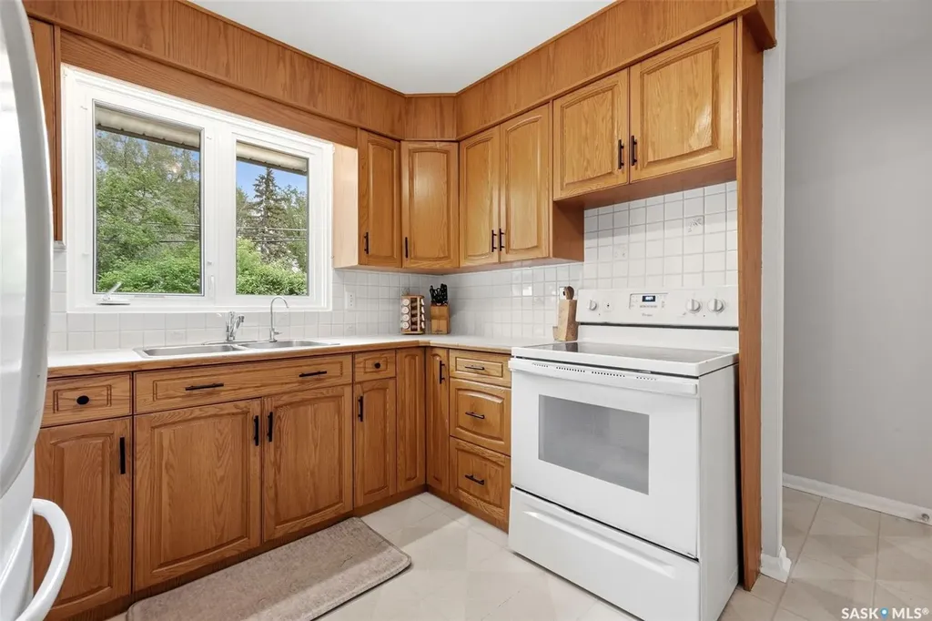 18 Bole Place Regina SK S4S 3W7