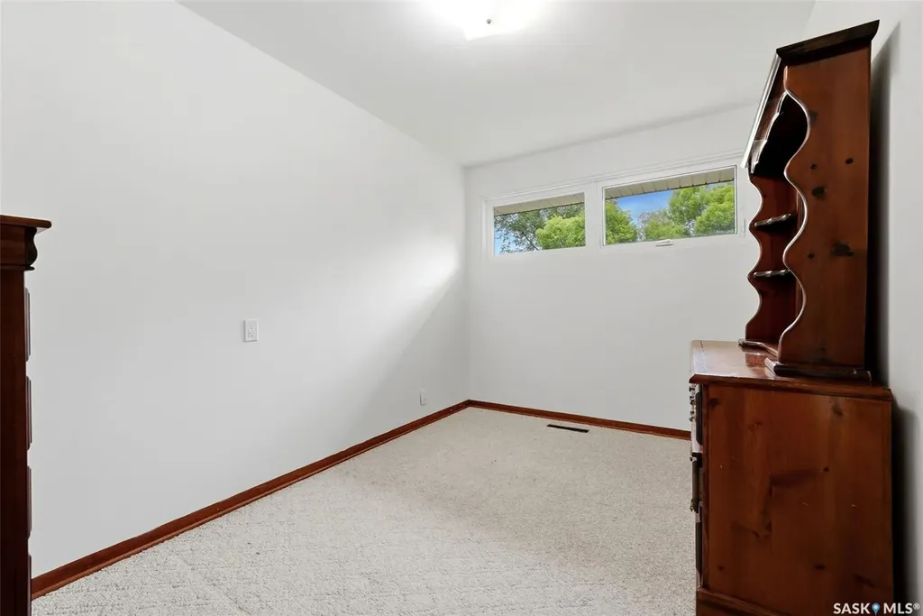 18 Bole Place Regina SK S4S 3W7