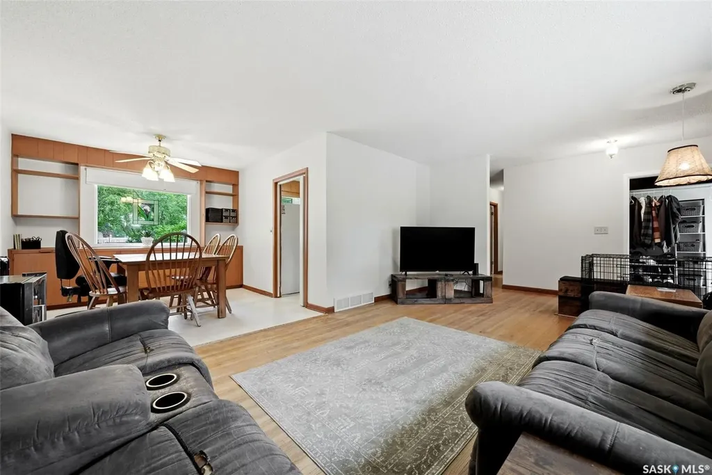 18 Bole Place Regina SK S4S 3W7
