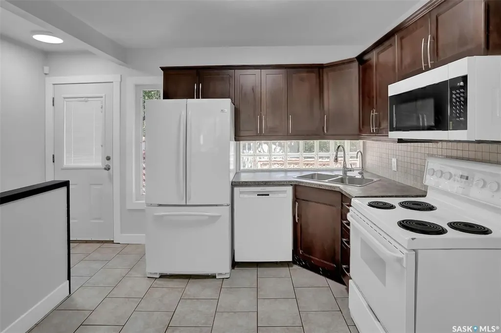 1357 Aberdeen Street Regina SK S4T 5K3