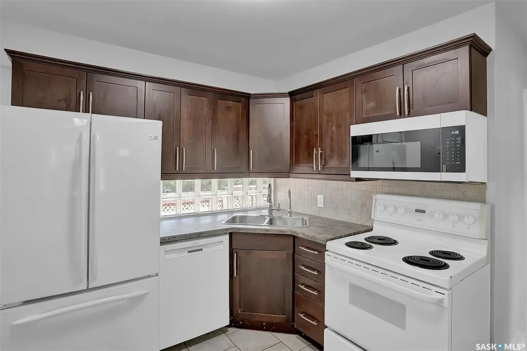 1357 Aberdeen Street Regina SK S4T 5K3