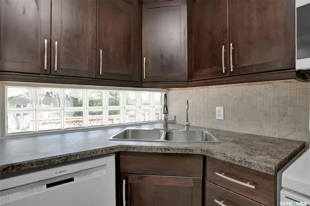 1357 Aberdeen Street Regina SK S4T 5K3