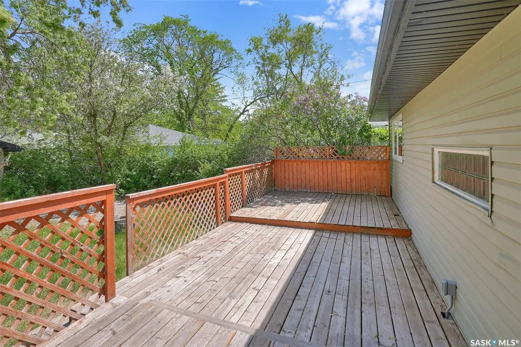 1357 Aberdeen Street Regina SK S4T 5K3