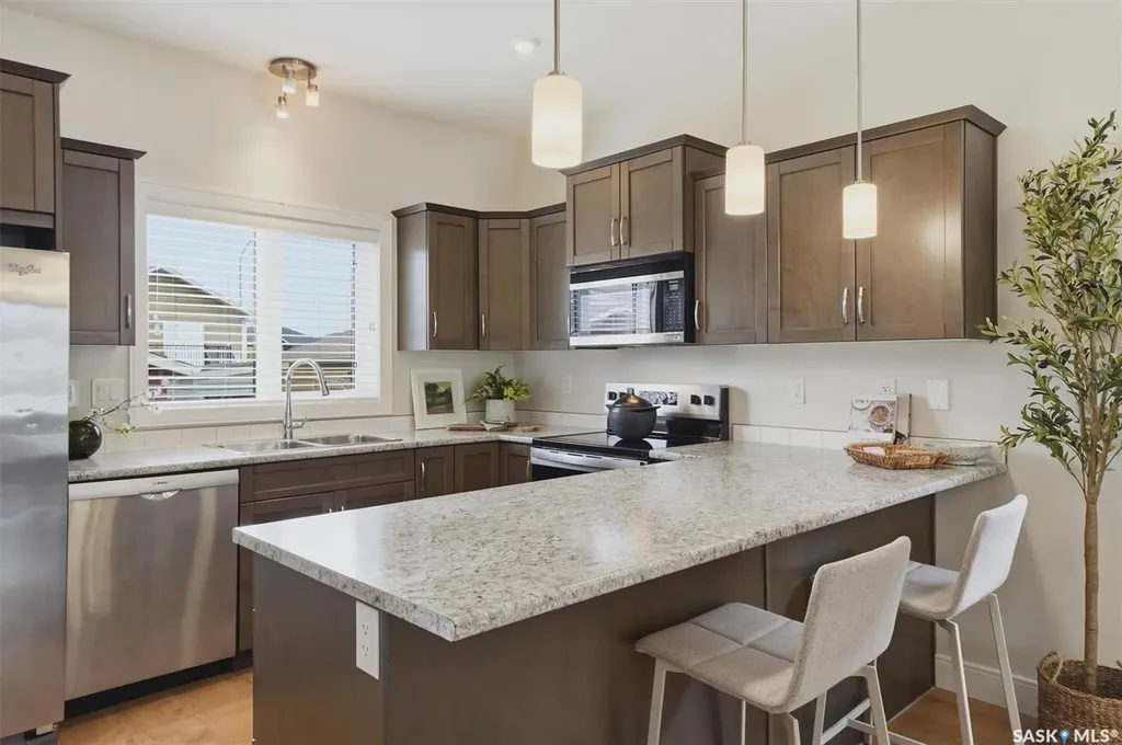 1025 Parr Hill Drive Martensville SK S0K 2T1