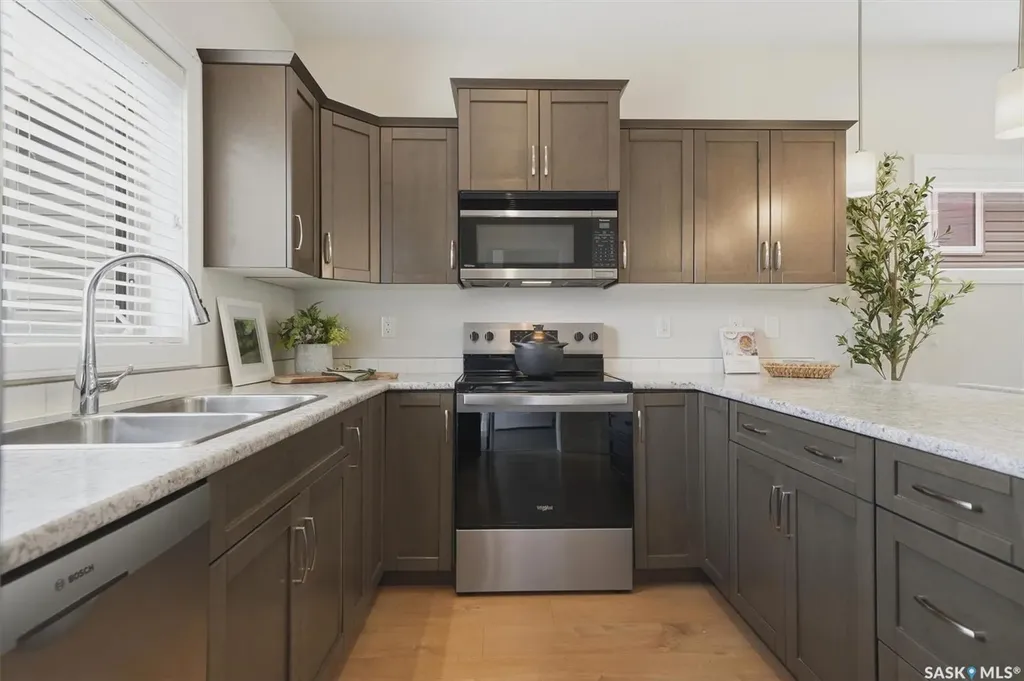 1025 Parr Hill Drive Martensville SK S0K 2T1