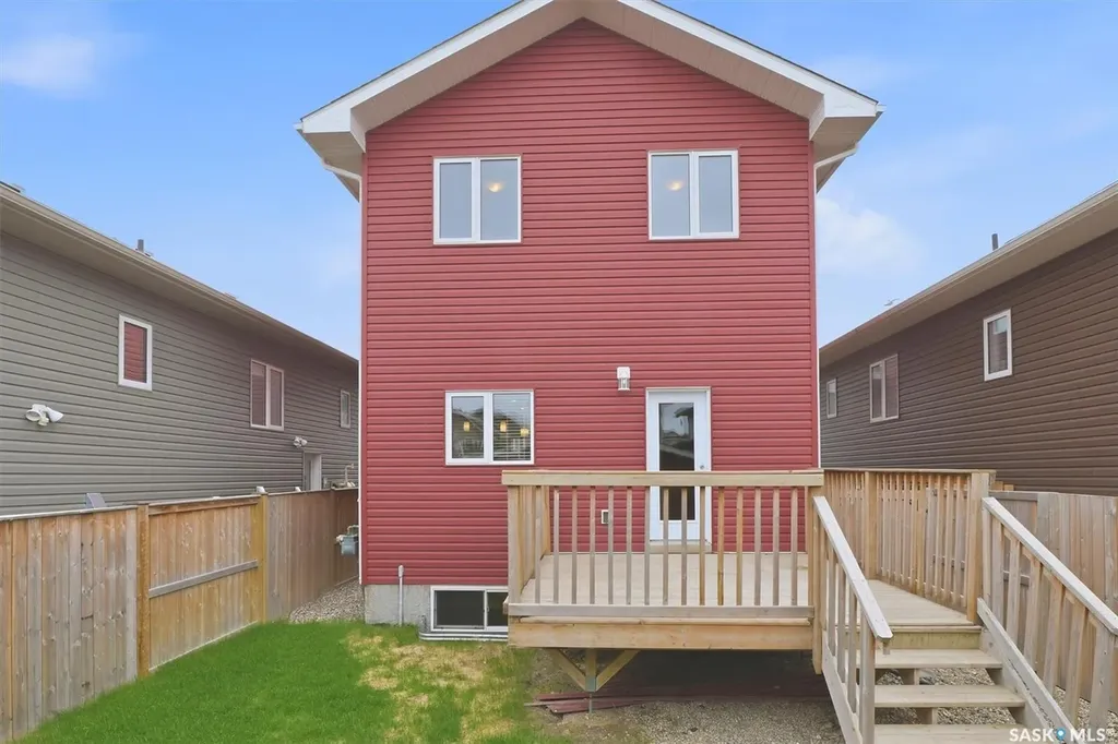 1025 Parr Hill Drive Martensville SK S0K 2T1