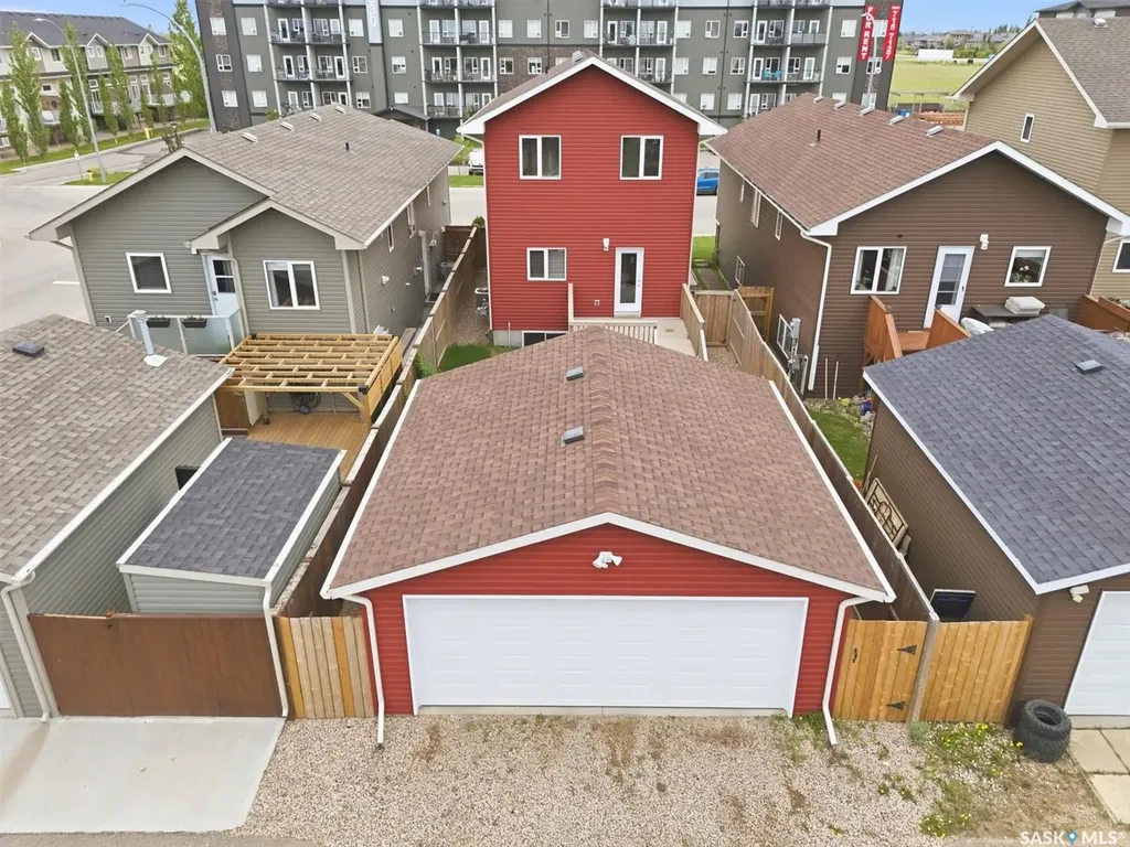 1025 Parr Hill Drive Martensville SK S0K 2T1