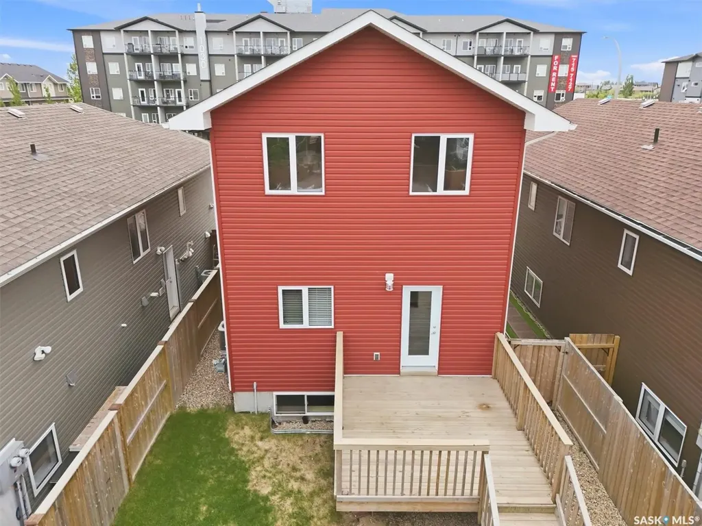 1025 Parr Hill Drive Martensville SK S0K 2T1
