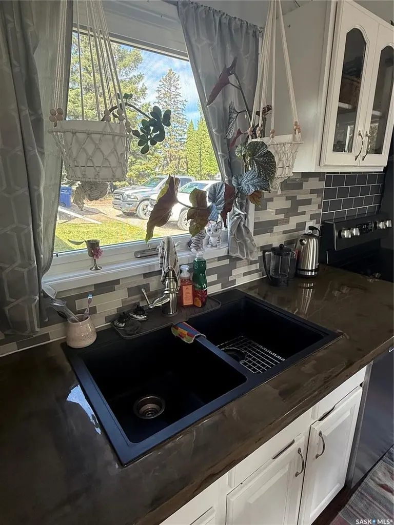300 8th Avenue W Nipawin SK S0E 1E0