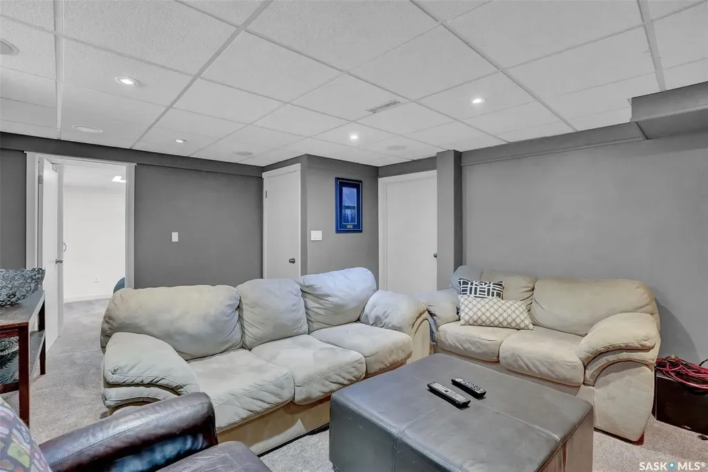 3402 Phaneuf Crescent E Regina SK S4V 1V4