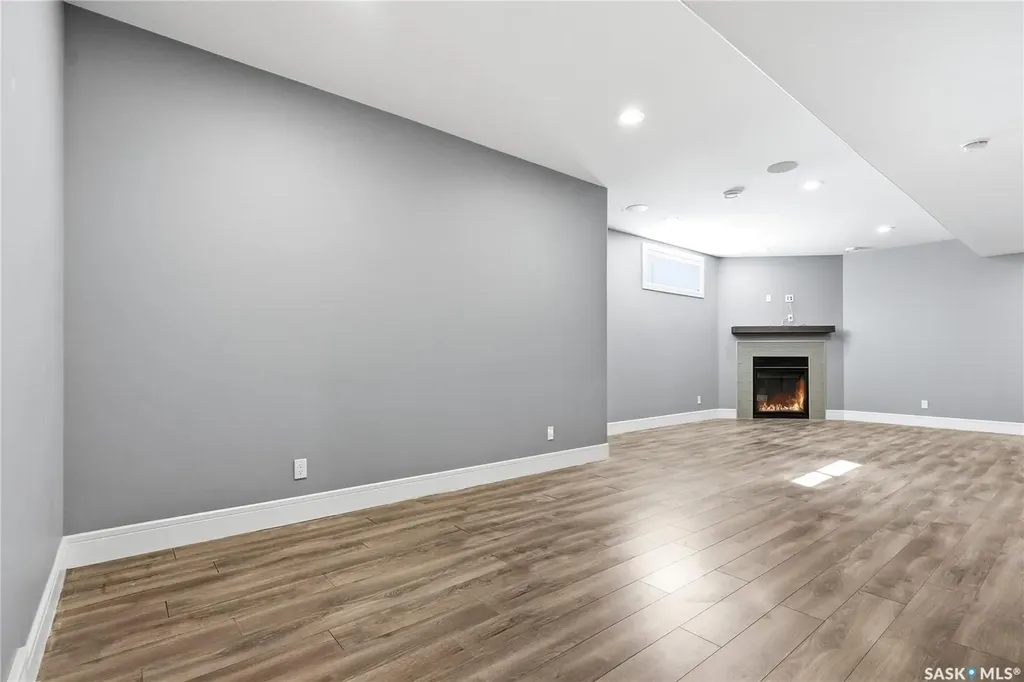 326 Horlick Crescent Saskatoon SK S7N 4R5