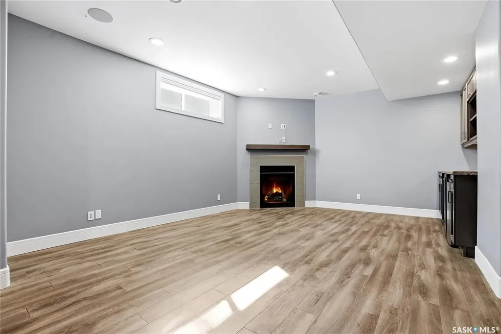326 Horlick Crescent Saskatoon SK S7N 4R5