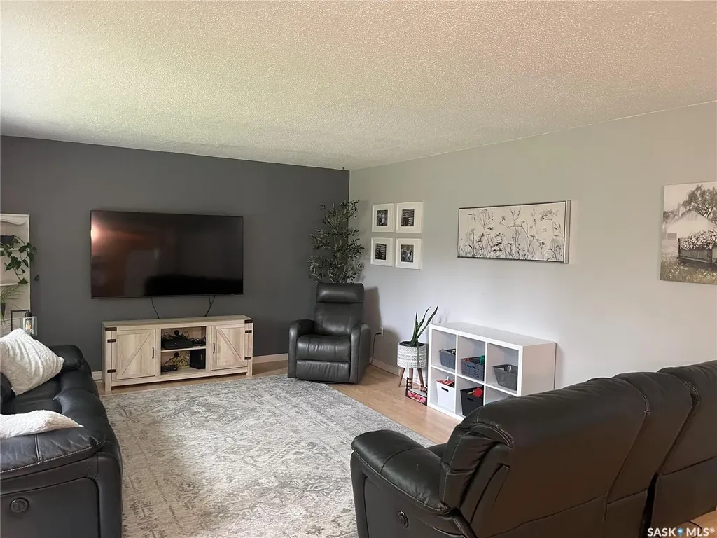 61 2nd Street SW Wadena SK S0A 4J0