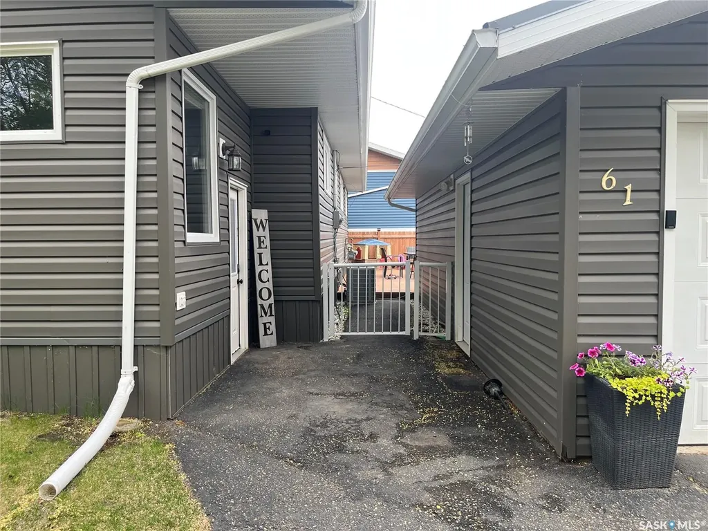 61 2nd Street SW Wadena SK S0A 4J0