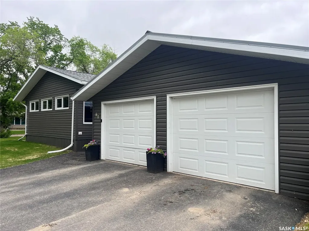 61 2nd Street SW Wadena SK S0A 4J0