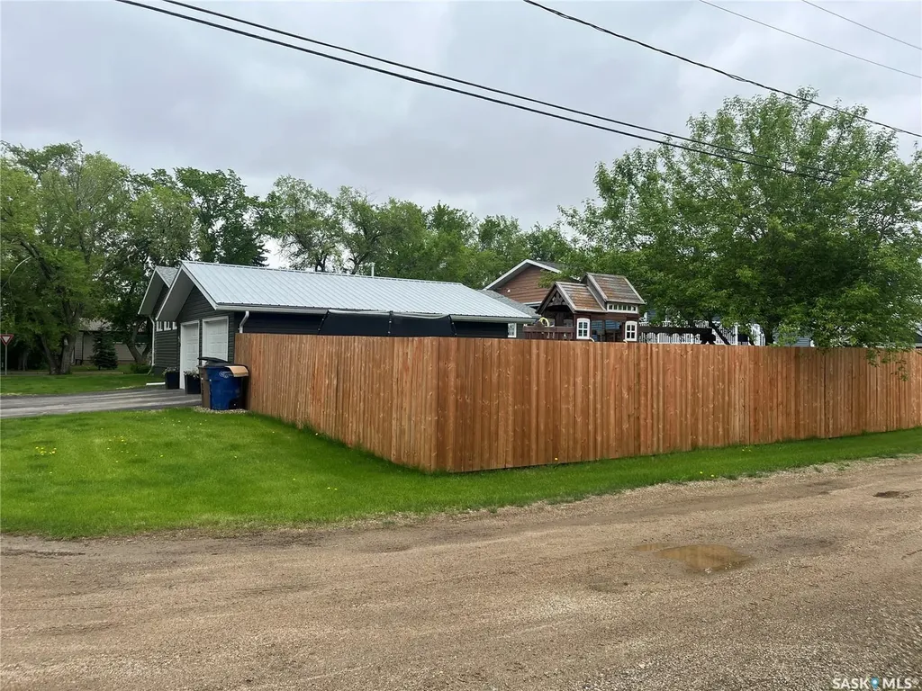 61 2nd Street SW Wadena SK S0A 4J0